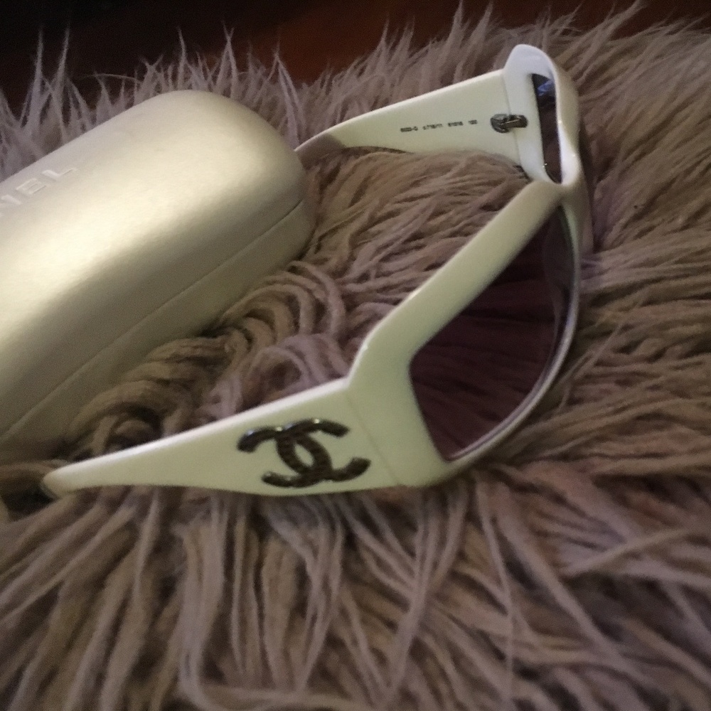 CHANEL Lizard CC Sunglasses